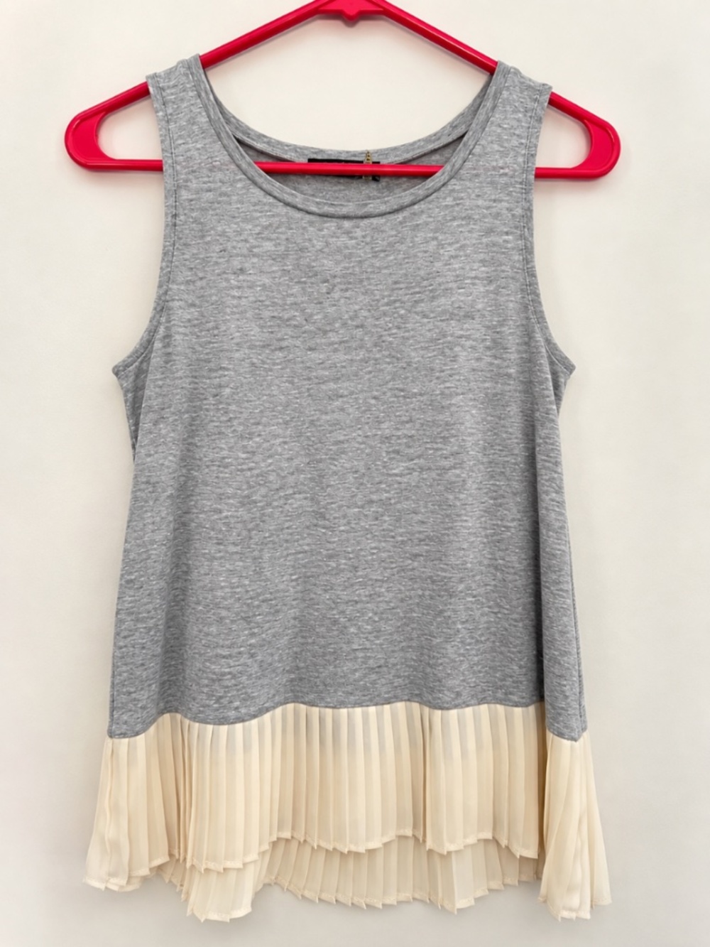 THML Gray & Cream Pleated Hem Mixed Media Tank Top - Size Small